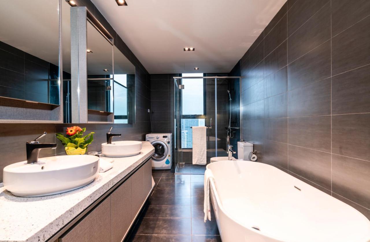 Expressionz Professional Suites By Mykey Kuala Lumpur Exterior foto Bathroom